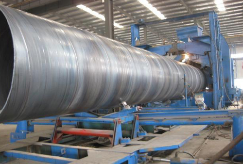 <a href=http://www.www.shop114.cn target=_blank class=infotextkey>螺旋焊接鋼管</a>生產現場圖